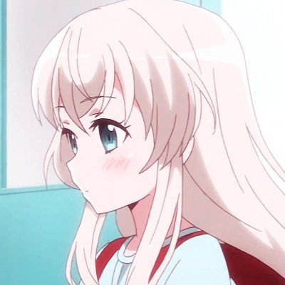 老人烧杨絮险些点着全村